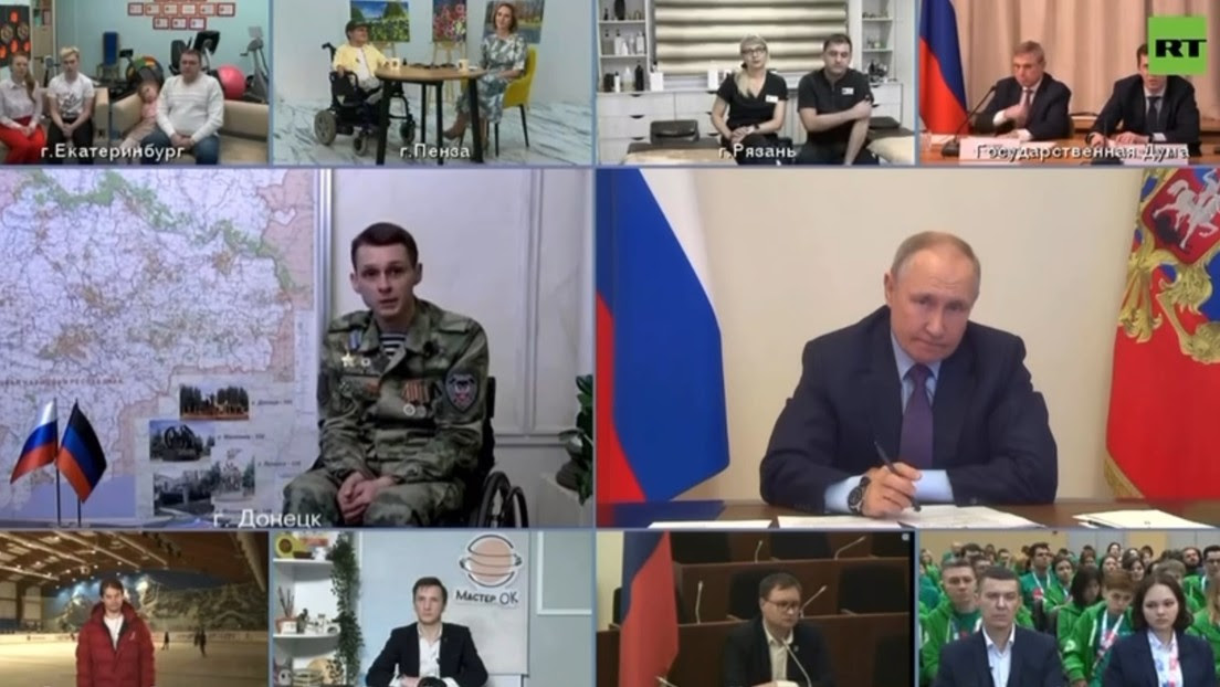 VIDEO: Un ataque contra Donetsk obliga a evacuarse a un participante de una videoconferencia con Putin