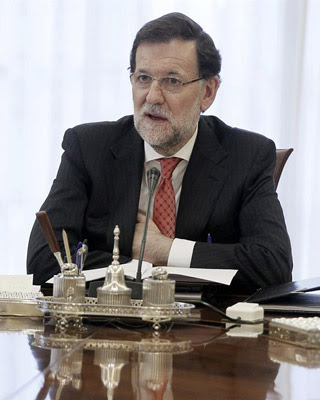 El presidente, Mariano Rajoy, durante el Consejo de Ministros extraordinario que ha presidido esta mañana para aprobar la ley orgánica que hará efectiva la abdicación del rey. EFE/Paco Campos