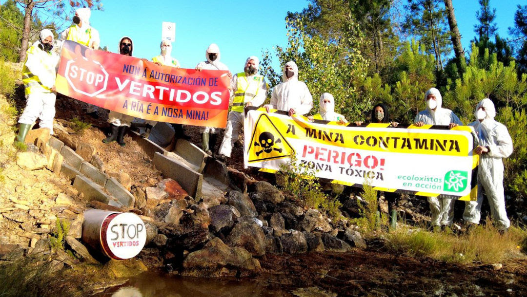 Ecologistas en Acción tapona los vertidos de la mina de San Finx