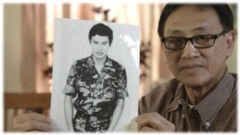 Ông Trần Tú Thanh, một nhân vật trong phim Vietnamerica nói: "Chúng tôi đã mất tất cả. Chúng tôi đã mất nước. Mất tài sản. Mất các thành viên trong gia đình. Và tuổi trẻ của tôi. Tất cả tuổi trẻ của tôi sau 15 năm tù cộng sản."