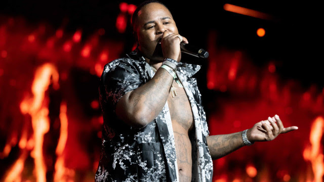 Rapper Drakeo the Ruler morre esfaqueado em festival, diz site