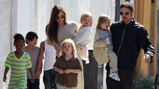 12 năm bên nhau, cặp đôi vàng Hollywood Angelina Jolie - Brad Pitt đã hạnh phúc đến ai cũng phải ngưỡng mộ! - Ảnh 21.