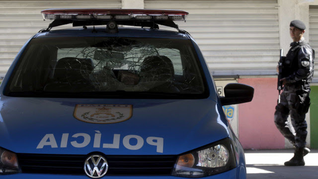 Policial sofre, mata e morre em silêncio no Rio de Janeiro