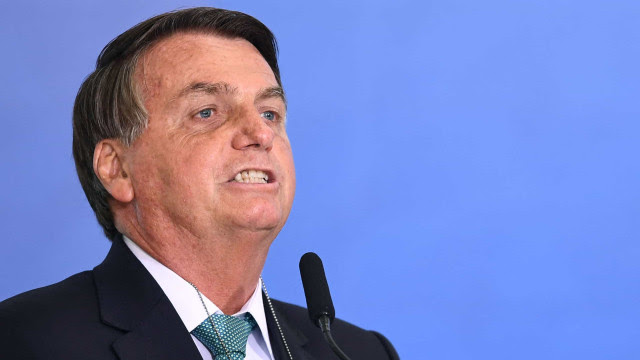 Bolsonaro aponta para si e diz que Brasil votou em 'cara do Centrão'