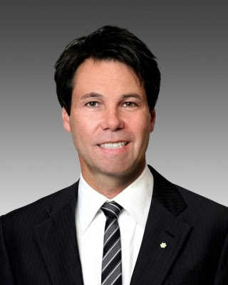 Dr. Eric Hoskins