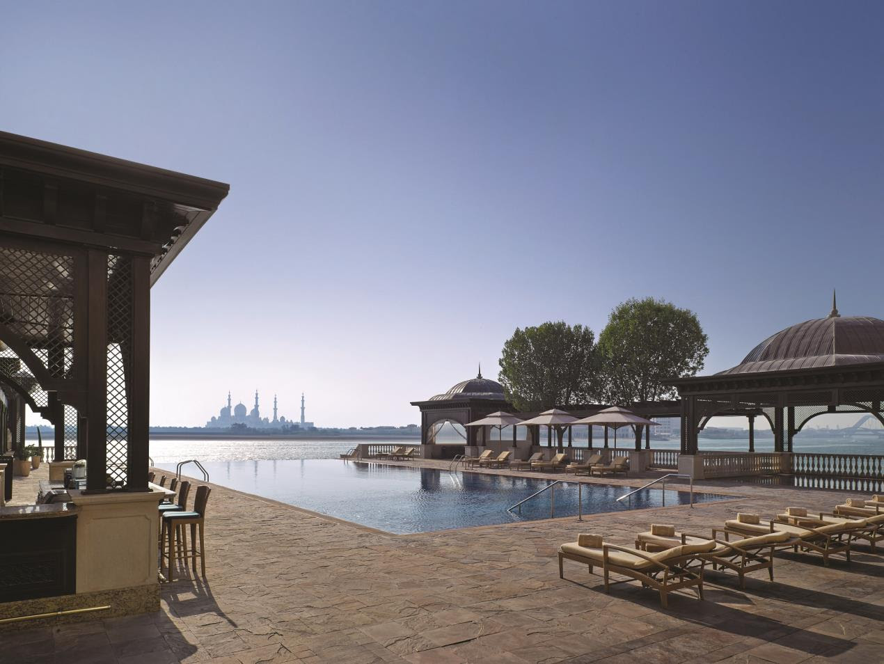 Shangri-La Hotel, Qaryat Al Beri, Abu Dhabi_Pool Bar
