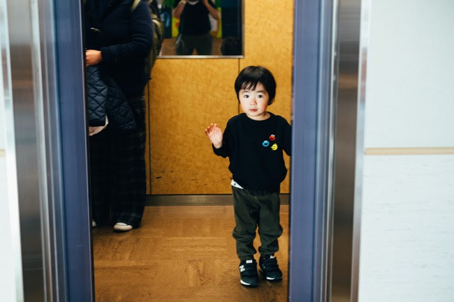 Bộ ảnh em bé Nhật Bản đáng yêu làm tan chảy người xem, thế nhưng lại ẩn chứa câu chuyện cảm động đầy nước mắt đằng sau - Ảnh 9.