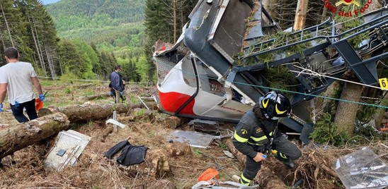 LA TRAGEDIA DELLA FUNIVIA: "LA CABINA È TORNATA INDIETRO A 100 KM ORARI". 