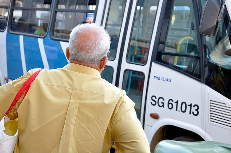 Estados, municípios e o DF podem solicitar o auxílio para gratuidade do transporte público de idosos até 9 de setembro