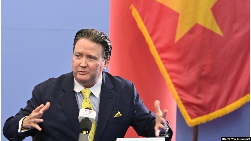 Đại sứ Mỹ tại Việt Nam Marc Knapper nói với phóng viên trong cuộc họp báo hôm 24/7 ở Hà Nội rằng Hoa Kỳ sẽ giúp Việt Nam điều tra vụ tấn công ở Đắk Lắk mà Bộ Công an xem là "khủng bố".