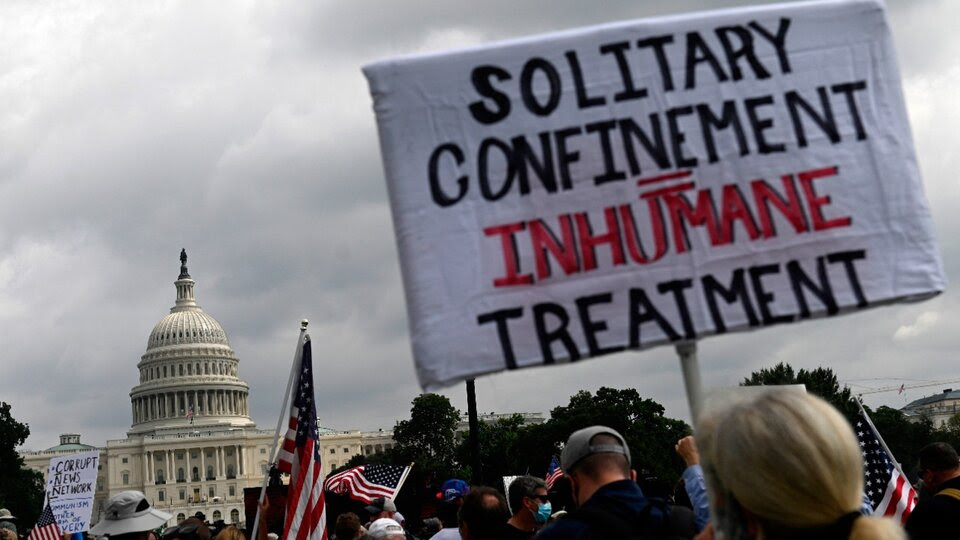 Estados Unidos: protesta de trumpistas solitarios | Unos pocos cientos  pidieron que liberen a los asaltantes del Capitolio | Página|12