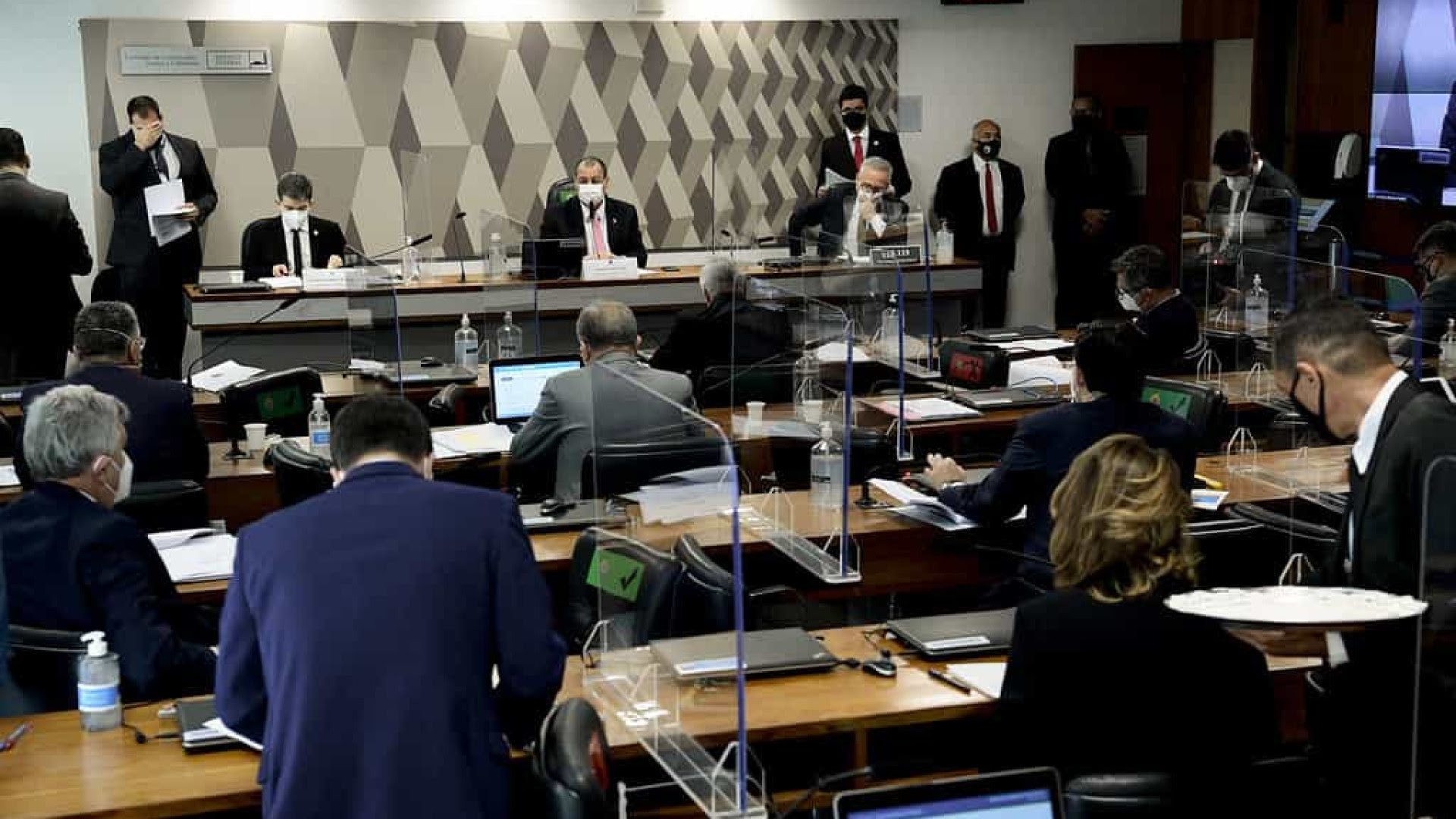Deputado é retirado da CPI da Covid acusado de tumultuar e intimidar senadores