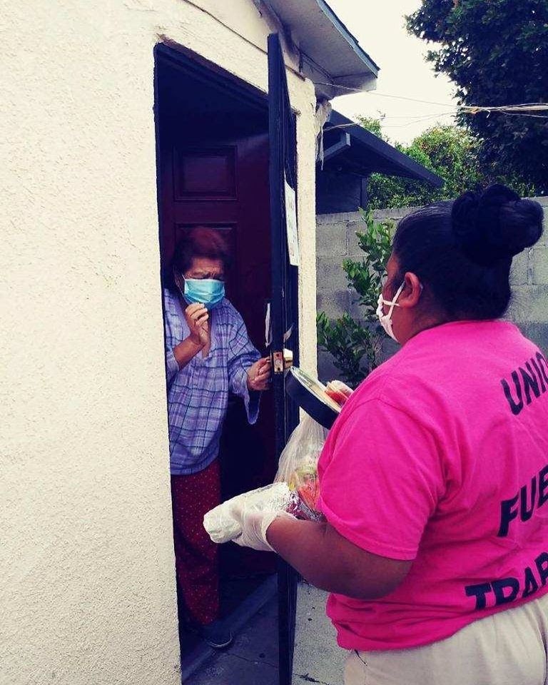 Acción Comunitaria and Tierra Caliente Restaurant, delivered hot
meals to seniors in Cypress Park 5-12-2020 #1