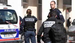 France: Muslim with knife chants Qur’an verses outside police station, has photos of cops who worked at the station