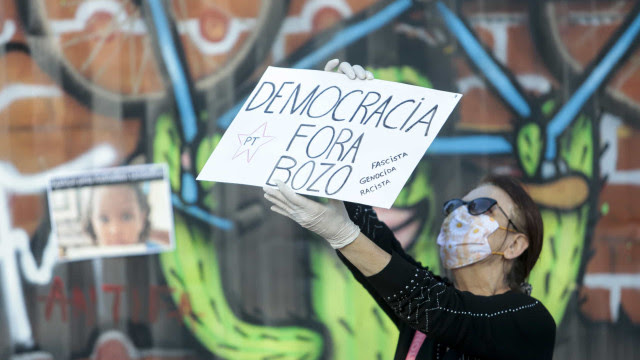 Atos anti-Bolsonaro expõem rachas, aglomerações e gritos contra racismo