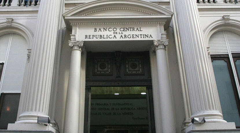 REGULACIÓN BANCARIA Y CONTROL DE CAMBIOS