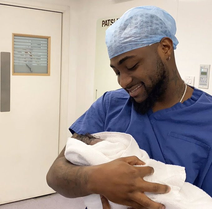 Nigeria : Davido bat un nouveau record grâce à la naissance de son fils