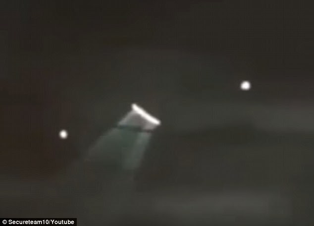 Massive UFO 'Ship' Over France, China & Australia - Videos Massive UFO 'Ship' Over France, China & Australia - Videos