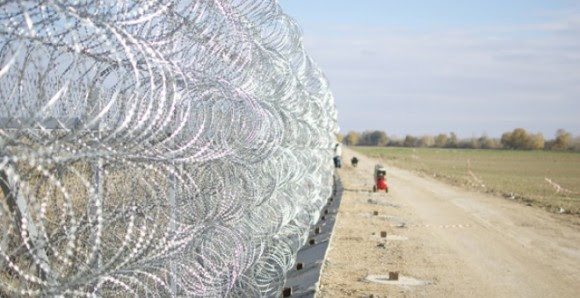 Valla entre la frontera turca y griega, cerca de Erdine.