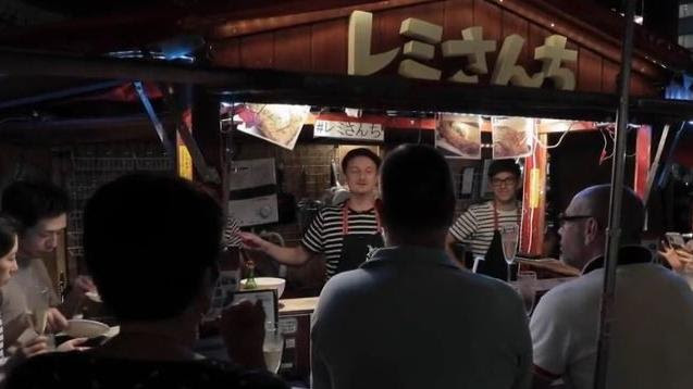 Cuisine : au Japon, le petit bistro ambulant d'un Français fait recette