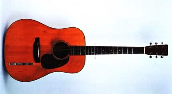 1942 Martin D-18 entre os violoes mais caros do mundo