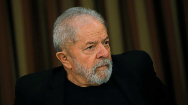 Lula diz a senadores que vitória em 1º turno é essencial contra golpismo