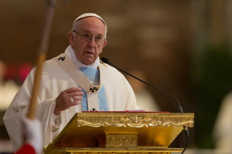 Pope Francis celebrates Mass at St. Mary Major for the feast of the translation of Salus Populi Romani Jan. 28, 2018. Credit: Daniel Ibanez/CNA.