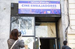 La sala de cine que nace del cadáver de un banco: "Parece el mundo al revés, pero no soy un kamikaze"