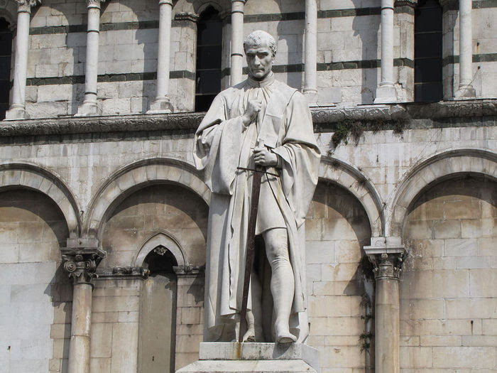 Monument_to_Francesco_Burlamacchi_by_Ulisse_Cambi,_Lucca (700x525, 87Kb)