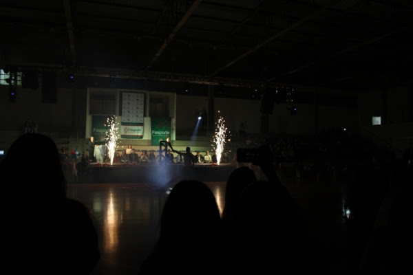 Show pirotécnico marca a abertura dos
Joguinhos