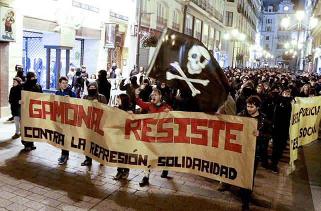Manifestación celebrada esta tarde por las calles de Zaragoza, en apoyo de los vecinos del barrio burgalés de Gamonal.