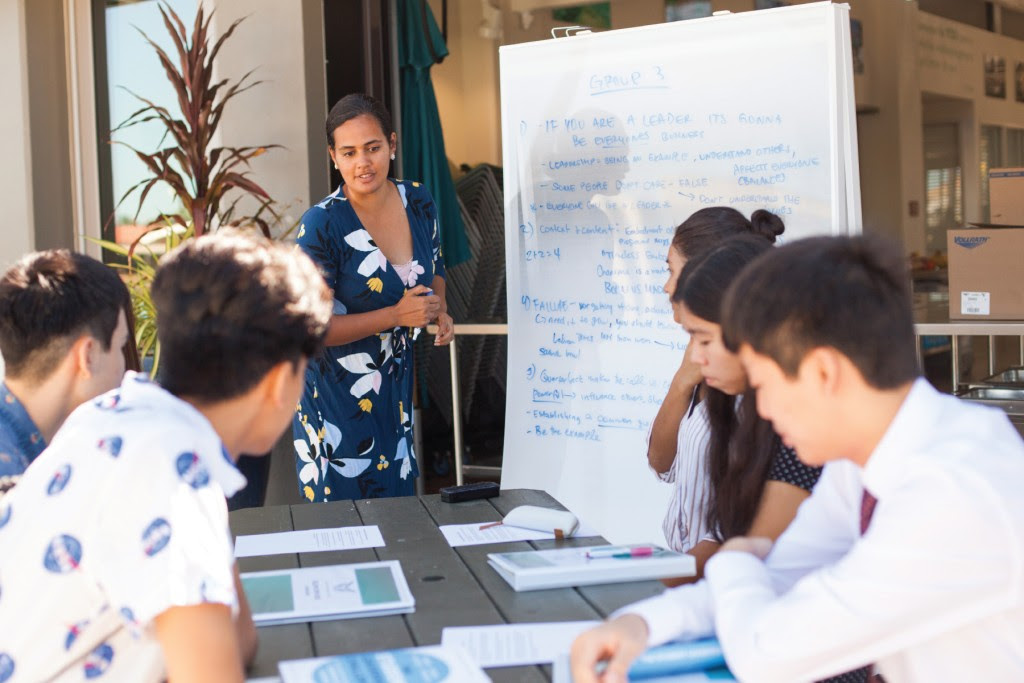 CTL staff member Lahela Manning mentors students. | Photo: courtesy of Center for Tomorrow's Leaders