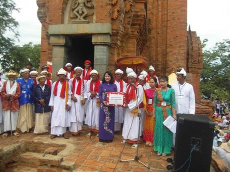 Tung bung le hoi Kate tai Ninh Thuan - Anh 4