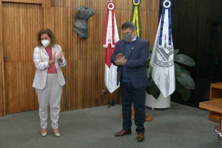 Sandra Goulart Almeida e o vice-governador Paulo Brant