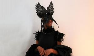 Vestido "Cisne negro" de la línea No Nation Fashion