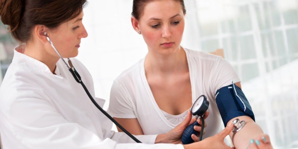 لماذا يجب أخذ قراءات ضغط الدم من كلا الذراعين؟.. علماء يكشفون السبب