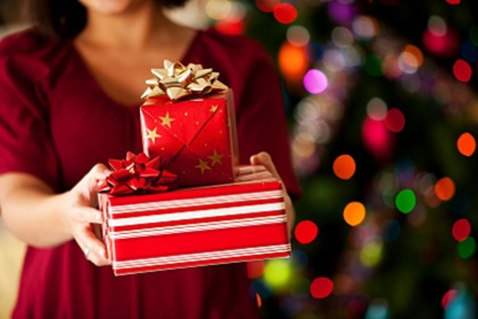 Hacks for giving the perfect gift giver this holiday season
