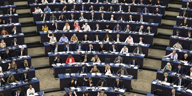 Les députés européens qualifient la Hongrie de « régime hybride », loin des standards démocratiques