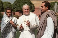 Pope John Paul II with Rajiv & Sonia Gandhi in New Delhi in 1986.