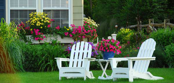 How to stage your yard before selling