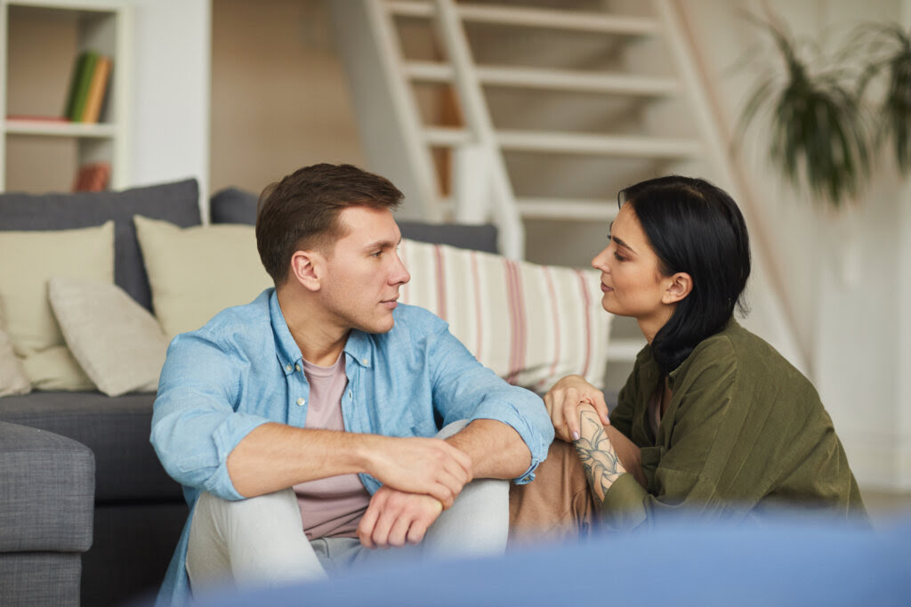 Casal fala sobre possibilidades de casamento