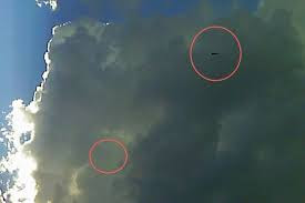 UFO News ~ 8/11/2015 ~ Black Disc UFO Captured Above New York and MORE Images?q=tbn:ANd9GcRBPg34lVM9q-MCjB07AJlOhmQ6ry8gTtP-yv_X1wM3cVjTRzuT4g