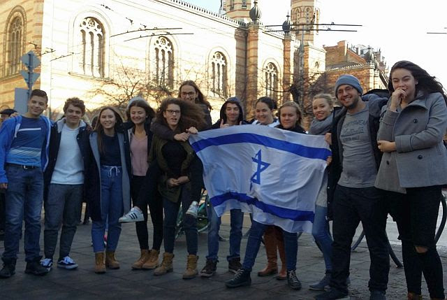 World Bnei Akiva youth in Budapest