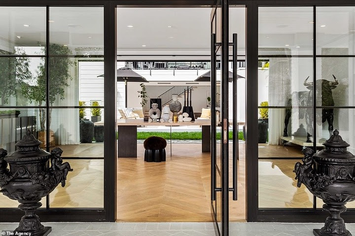 See inside the .8Million Mansion Rihanna just bought in Beverly Hills (photos)