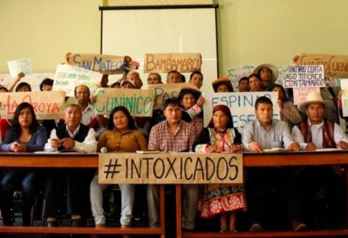 Foto de personas afectadas por sustancias químicas provenientes de la minería y otras actividades de industrias extractivas.