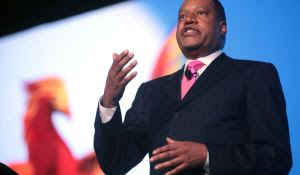 LA Times Uses Misleading Photo of Larry Elder to Make it Appear He is Slapping a Woman in Story Him Being Attacked