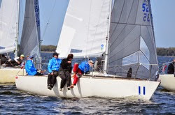 J/24 sailboat- sailing upwind