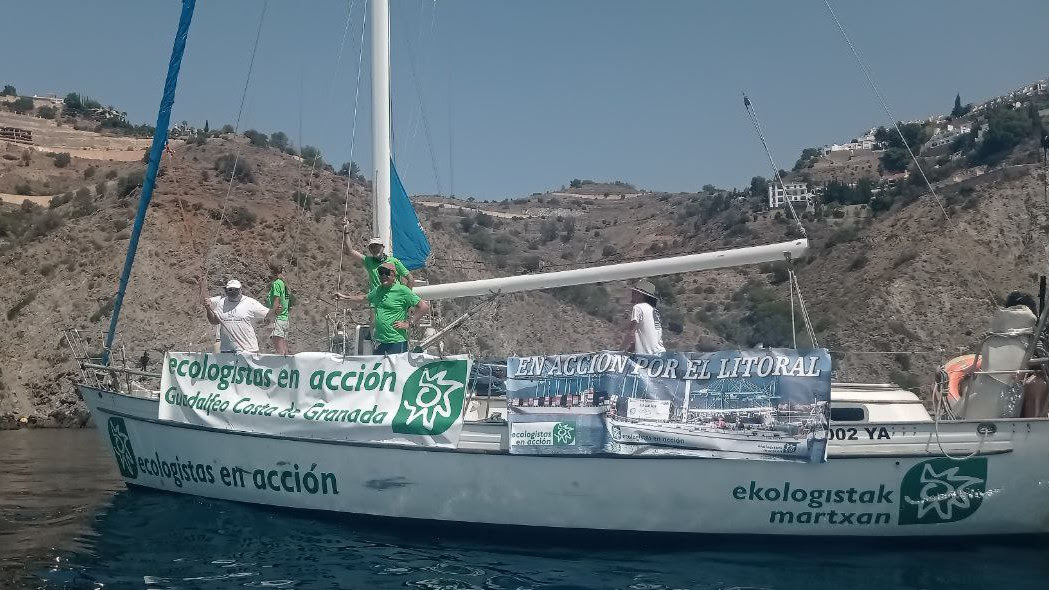 El velero Diosa Maat
continúa su defensa del
litoral en la costa de
Granada