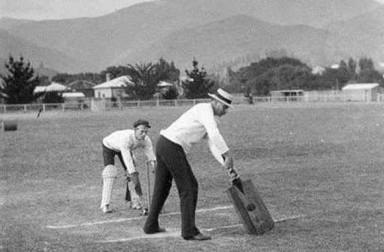 The widest ever cricket bat was used in the year 1771