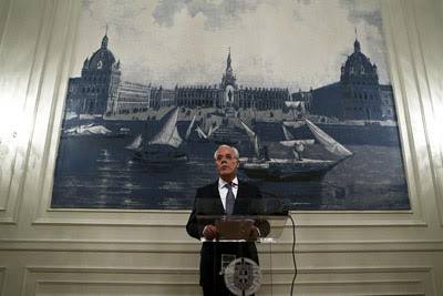 Miguel Macedo durante la rueda de prensa en la que ha anunciado su dimisión como ministro del Interior de Portugal.